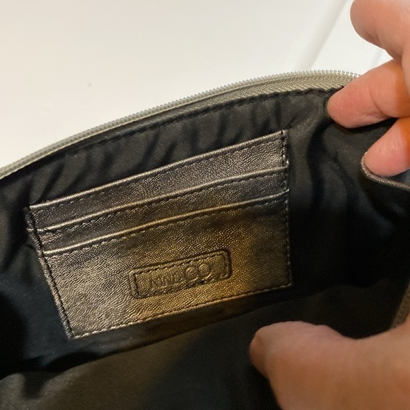 Nine & Co women’s silver wristlet wallet ruffle front fits phone 8x4… - Picture 4 of 4